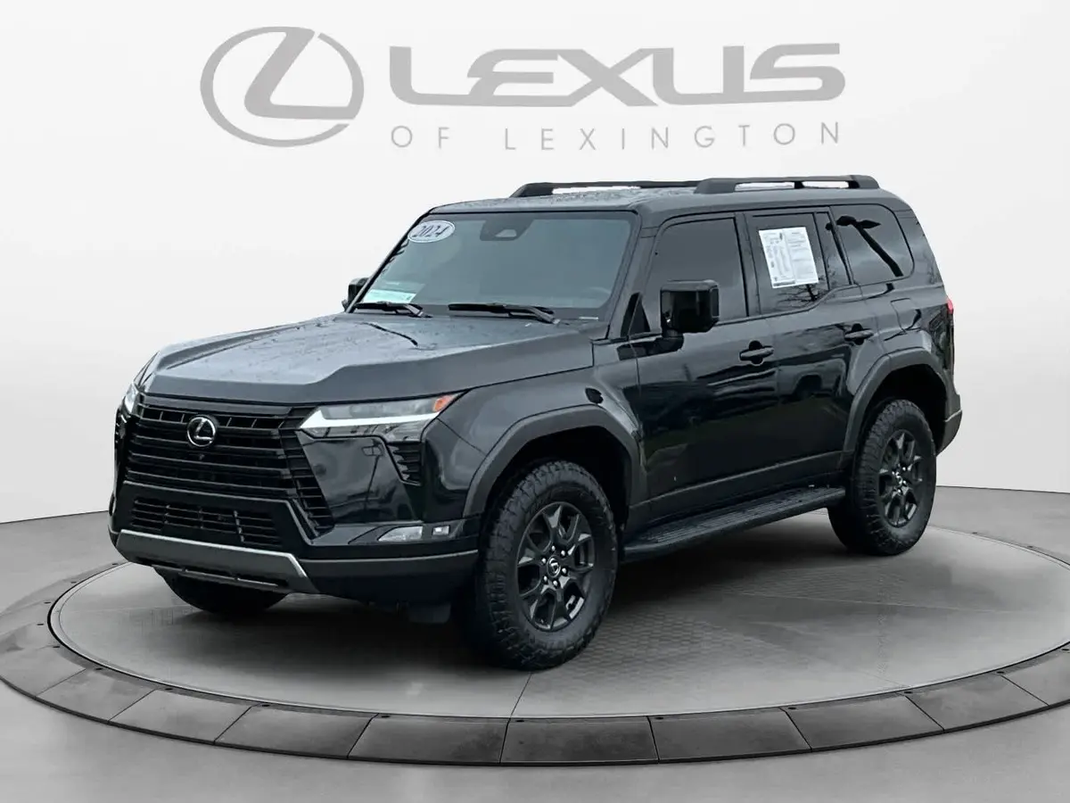 2024 Lexus GX Overtrail's photo