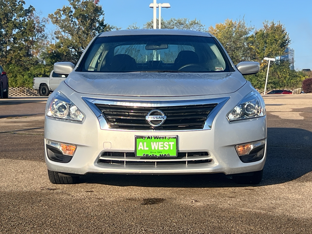 2013 Nissan Altima 2.5 S photo 2