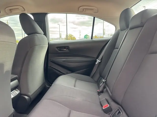 2023 Toyota Corolla LE photo 17