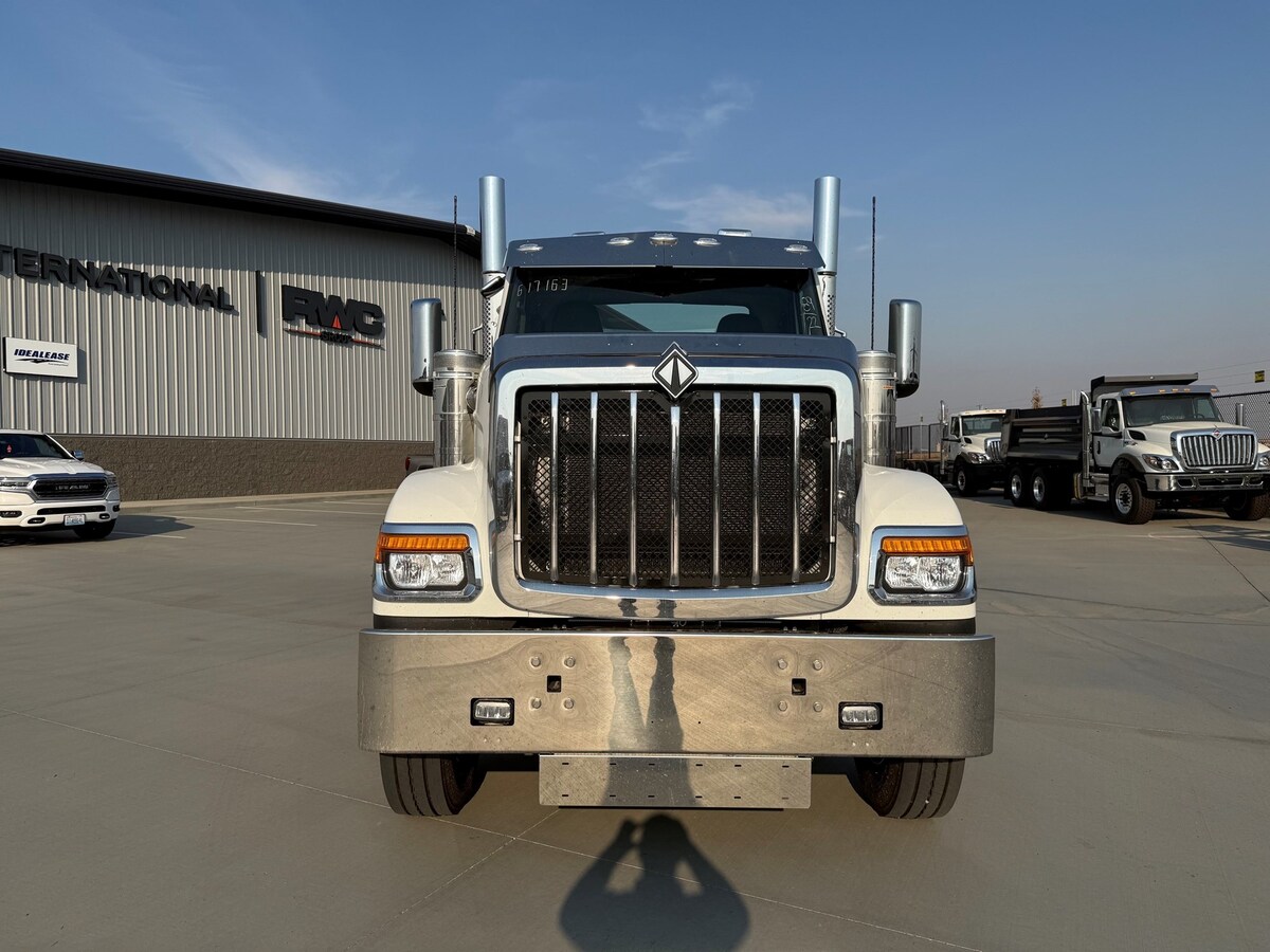 2027 International HX in Pasco, WA — photo 2