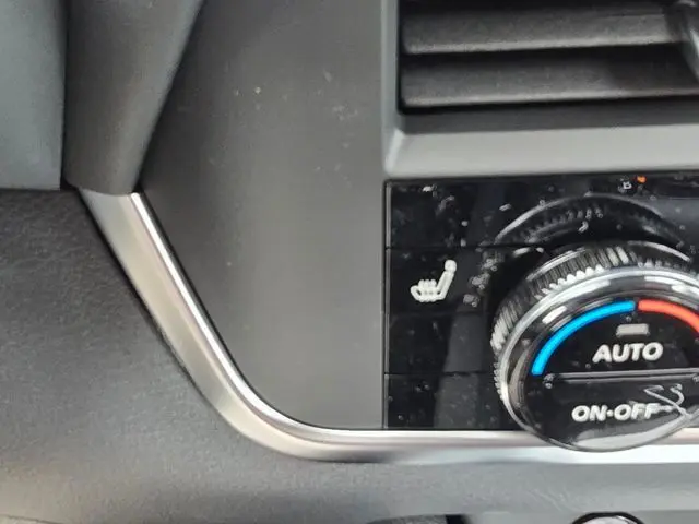 2026 Nissan Rogue SV photo 4