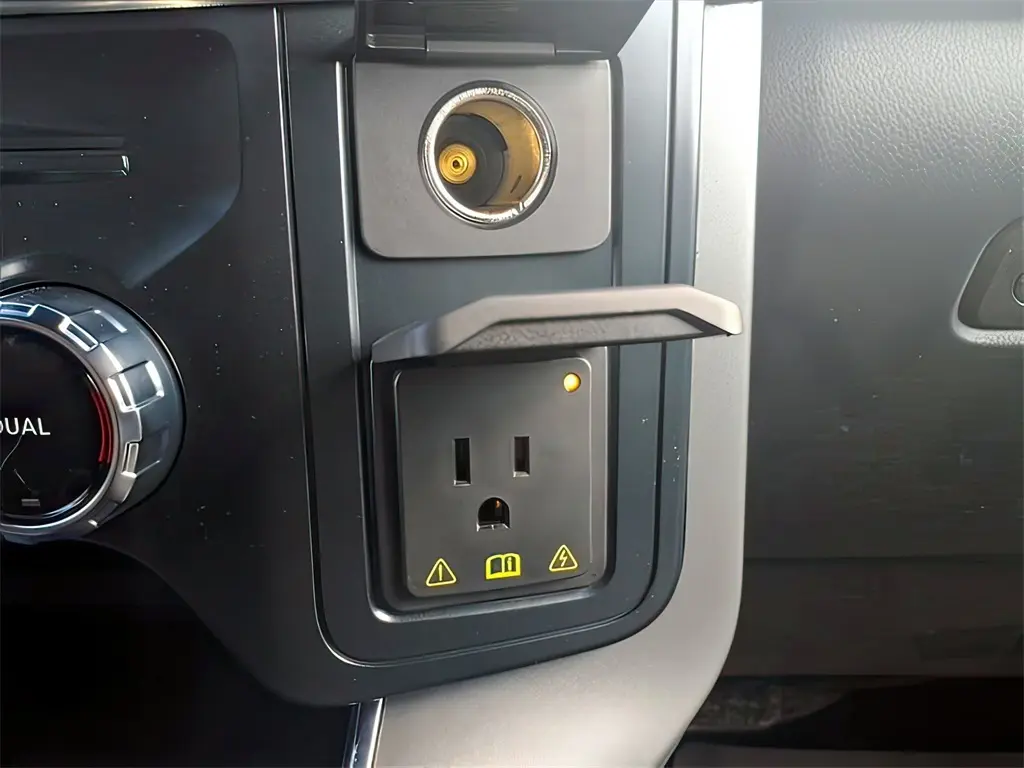 2025 Ford F-150 Lariat photo 11