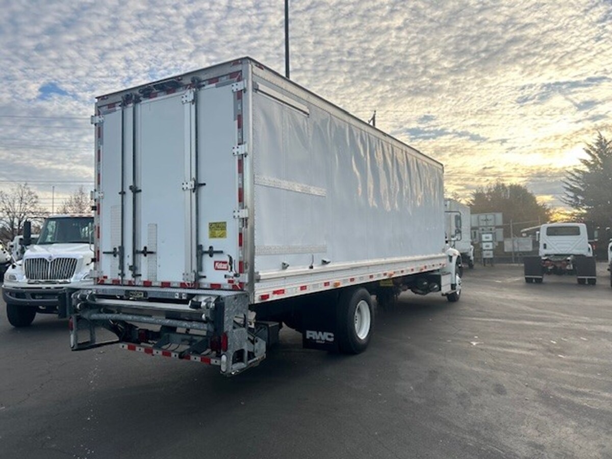 2019 International 4300 in Portland, OR — photo 2