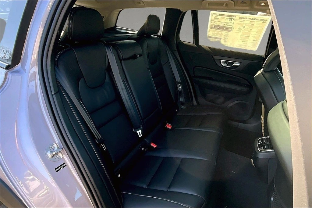 2026 Volvo - image 10