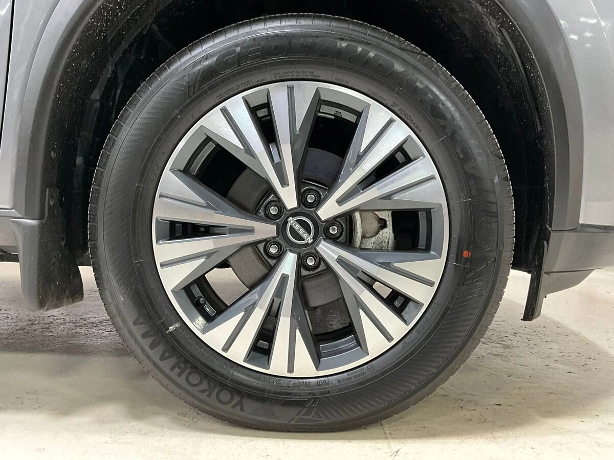 2023 Nissan Rogue SV - Photo 12