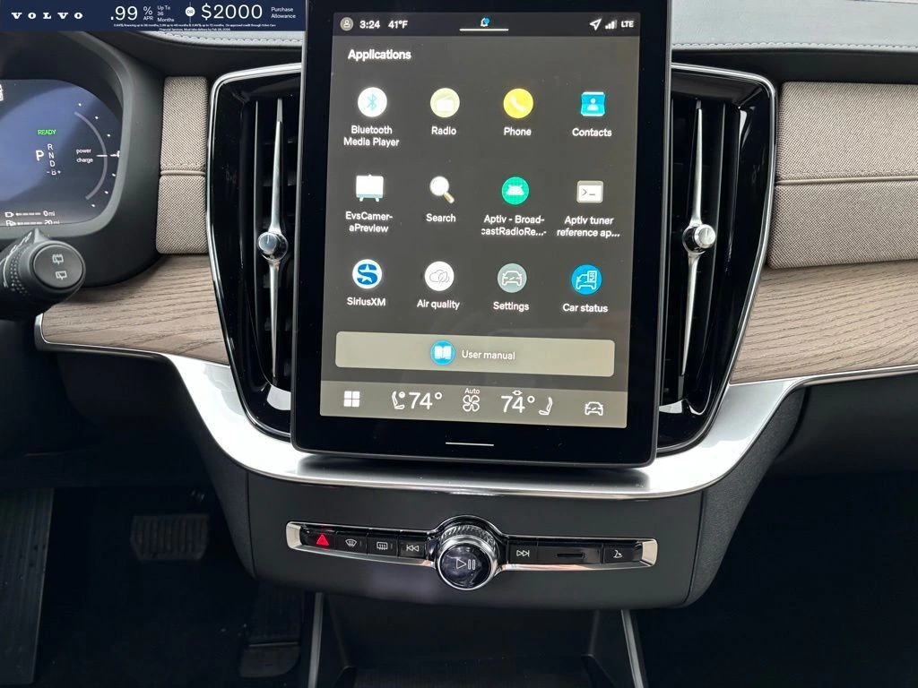 2026 Volvo - image 12