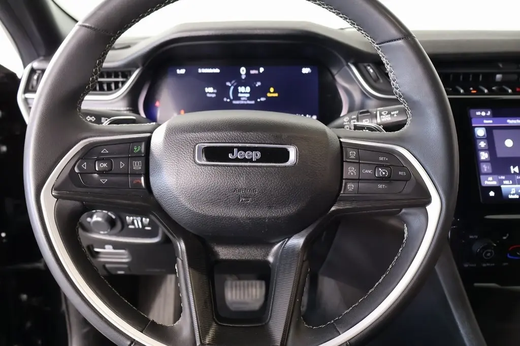 2024 Jeep Grand Cherokee Altitude photo 3