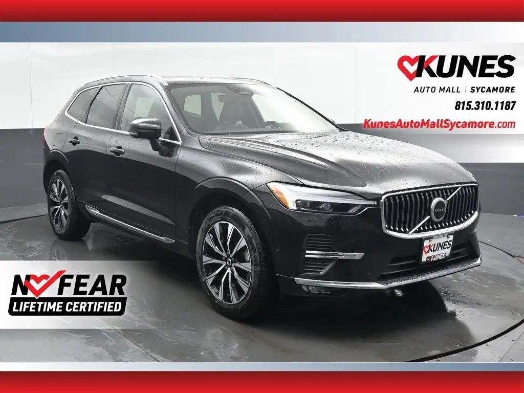 2023 Volvo XC60 Plus's photo