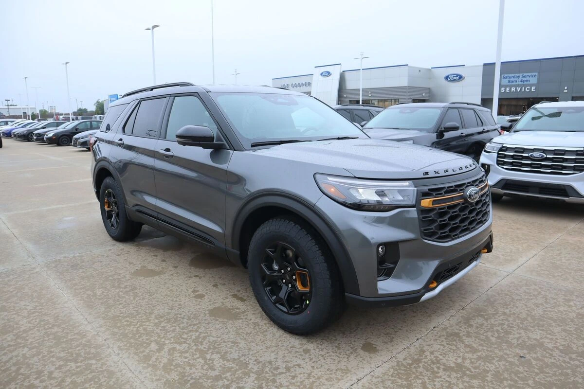 2026 Ford Explorer Tremor 4WD's photo