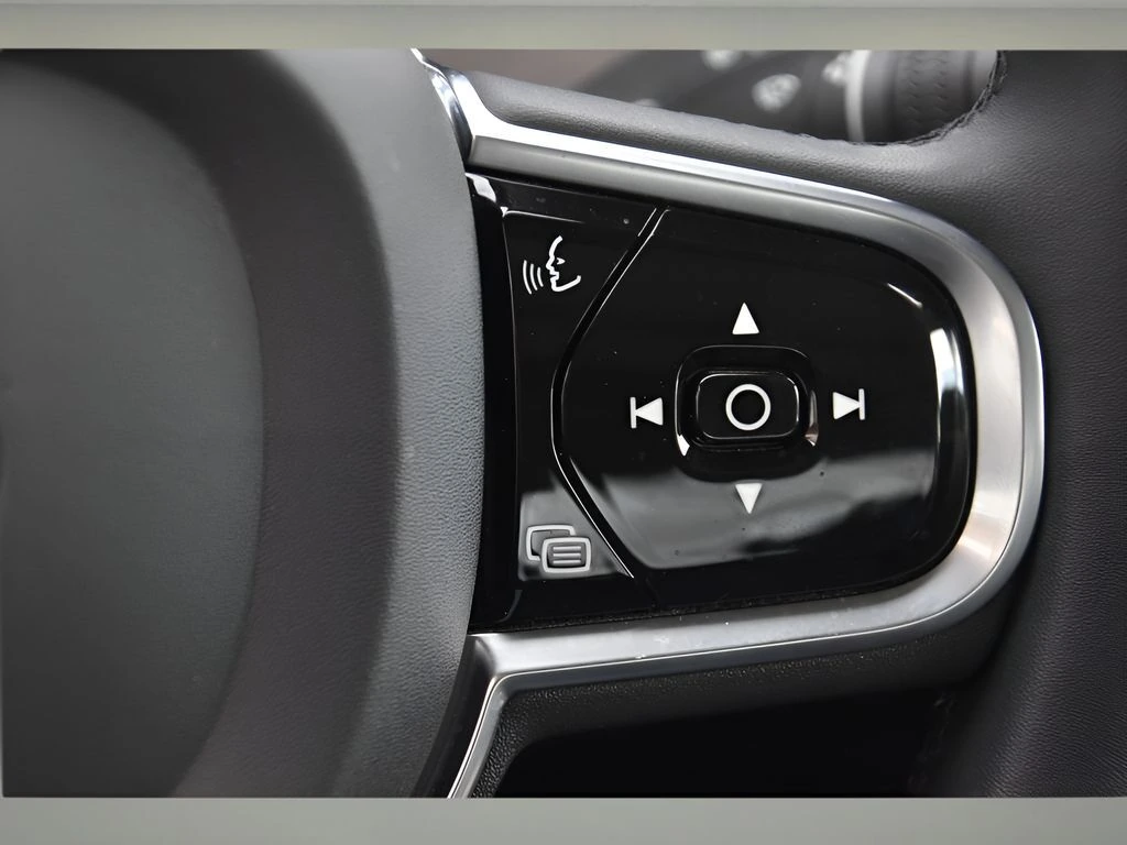 2024 Volvo - image 31