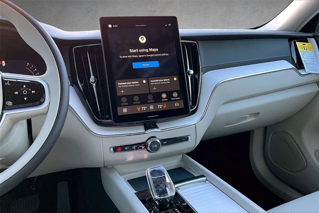 2026 Volvo - image 6