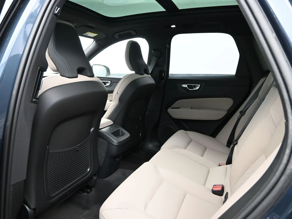 2026 Volvo - image 23