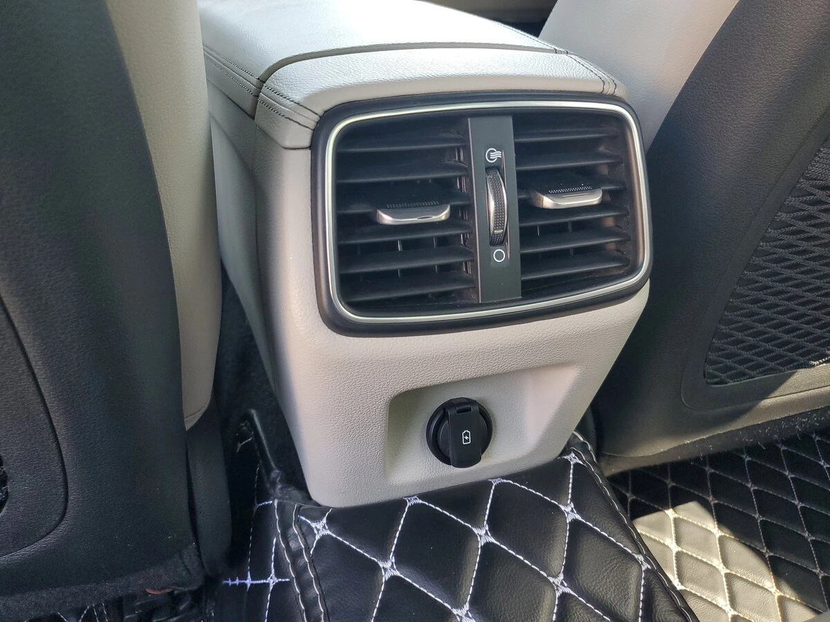 2022 GENESIS G70 Standard - Photo 15