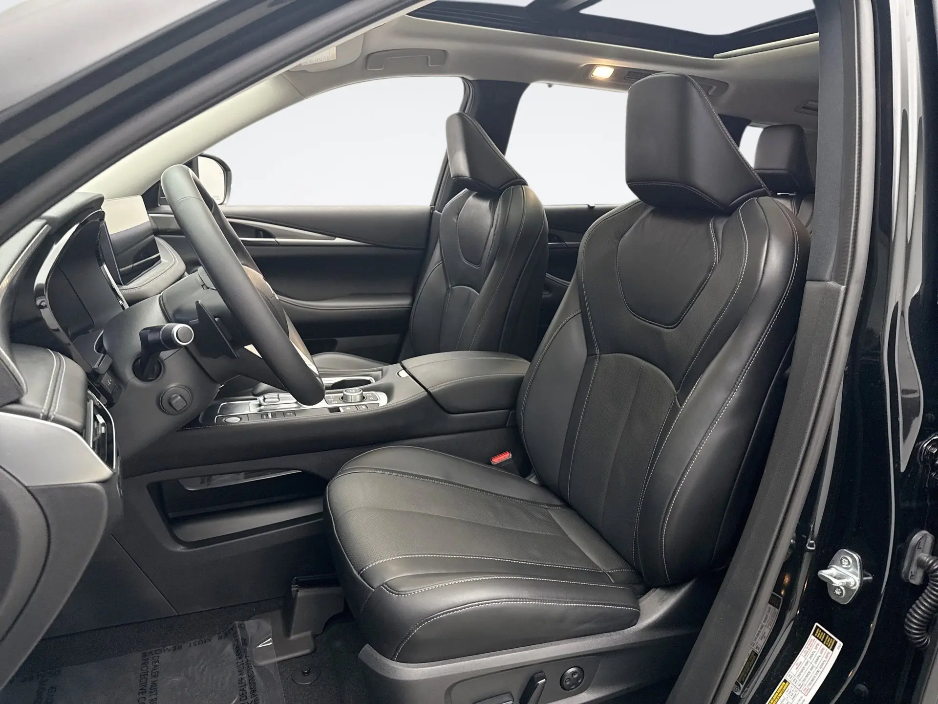 2022 Infiniti QX60 Luxe photo 11