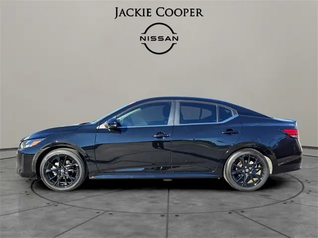 2025 Nissan Sentra SR photo 2