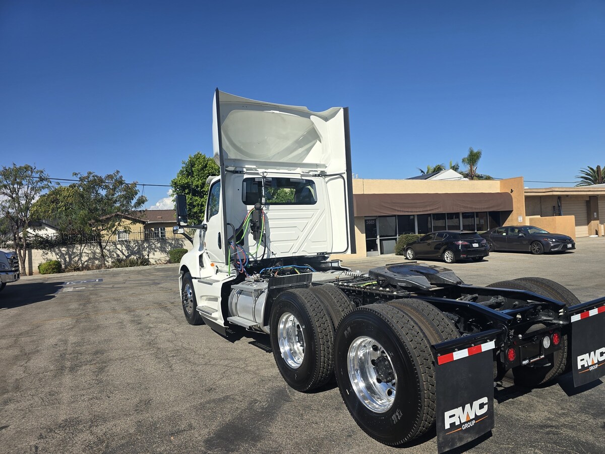 2026 International LT in CA — photo 4