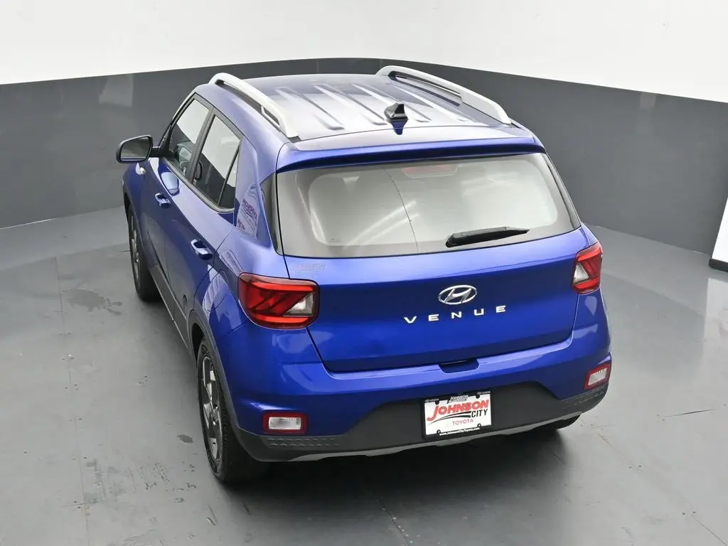 2021 Hyundai Venue SEL photo 32