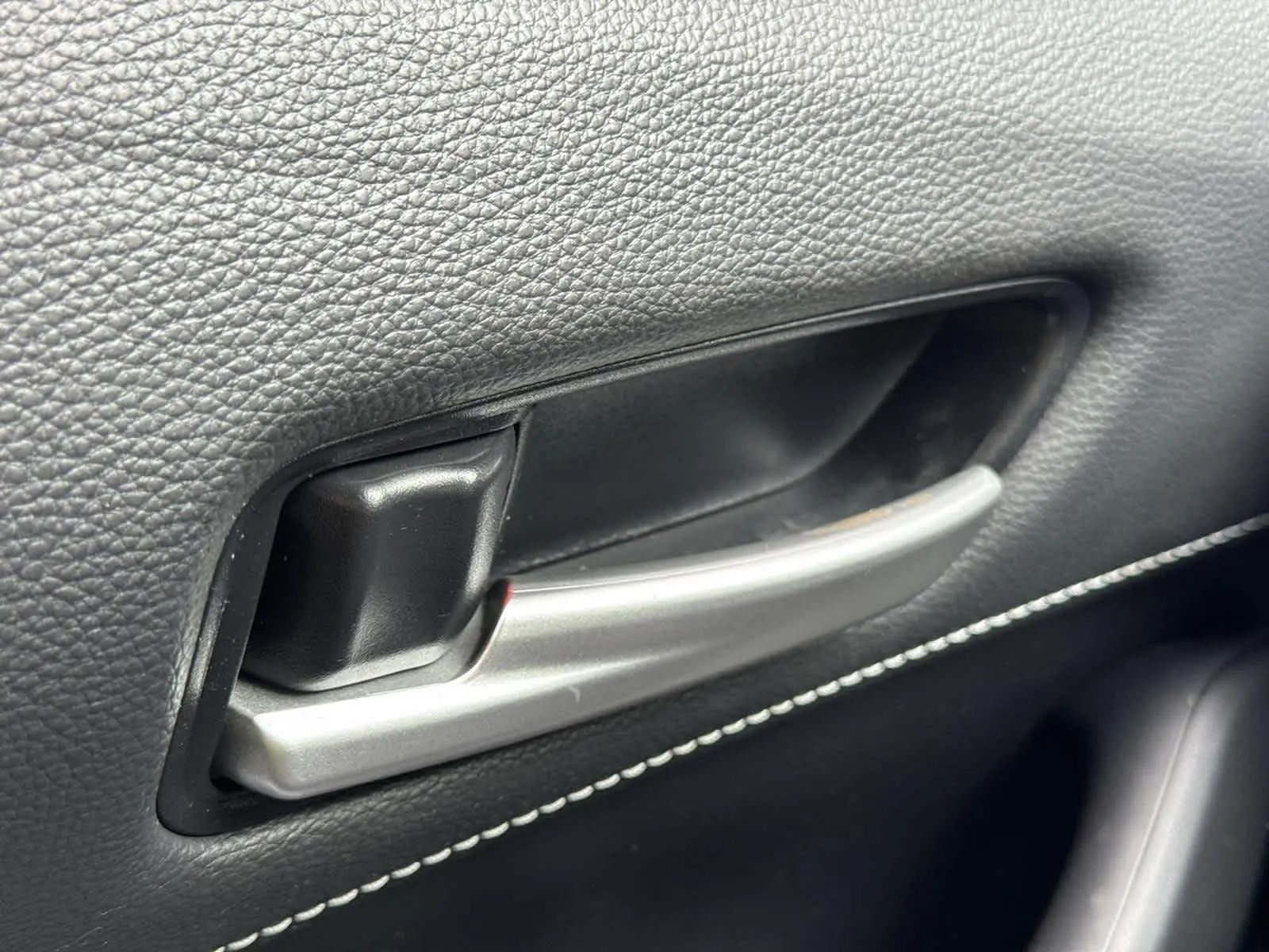 2022 Toyota Corolla SE photo 24