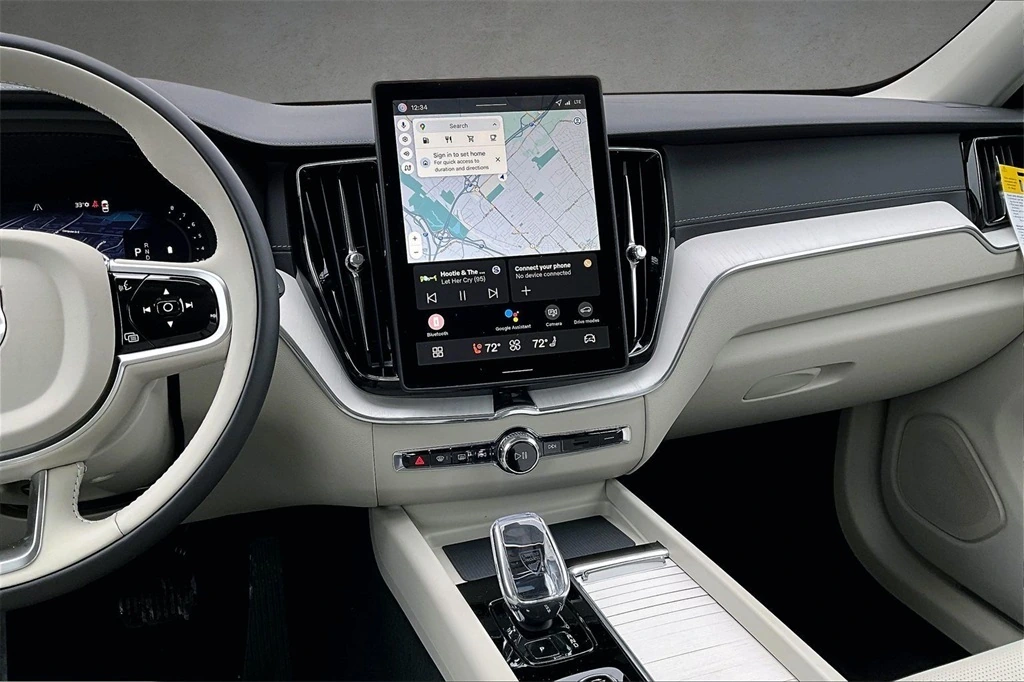 2026 Volvo - image 6