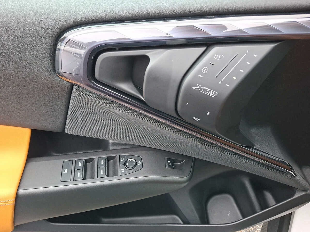 2025 BMW X3 30 - Photo 12
