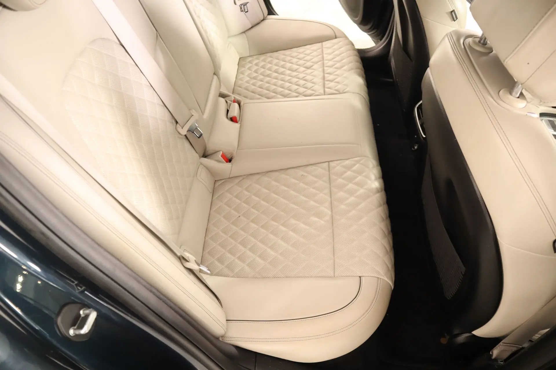 2023 Genesis G70 3.3T photo 13