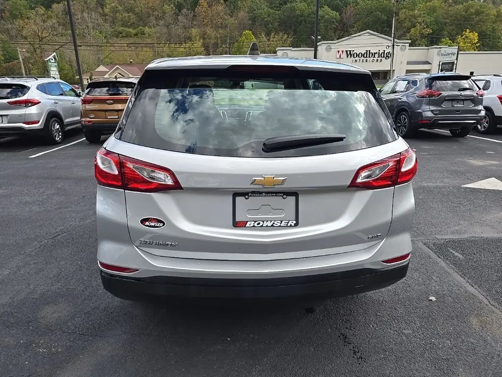 2021 Chevrolet Equinox LS photo 4