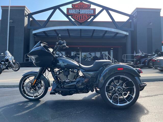 FLTRT 2026 Road Glide 3
