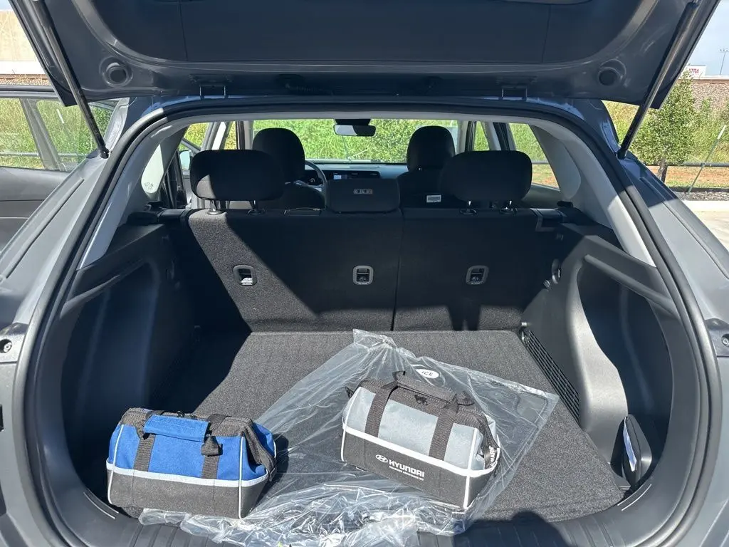 2026 Hyundai Kona SE photo 16