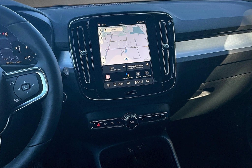 2026 Volvo - image 6