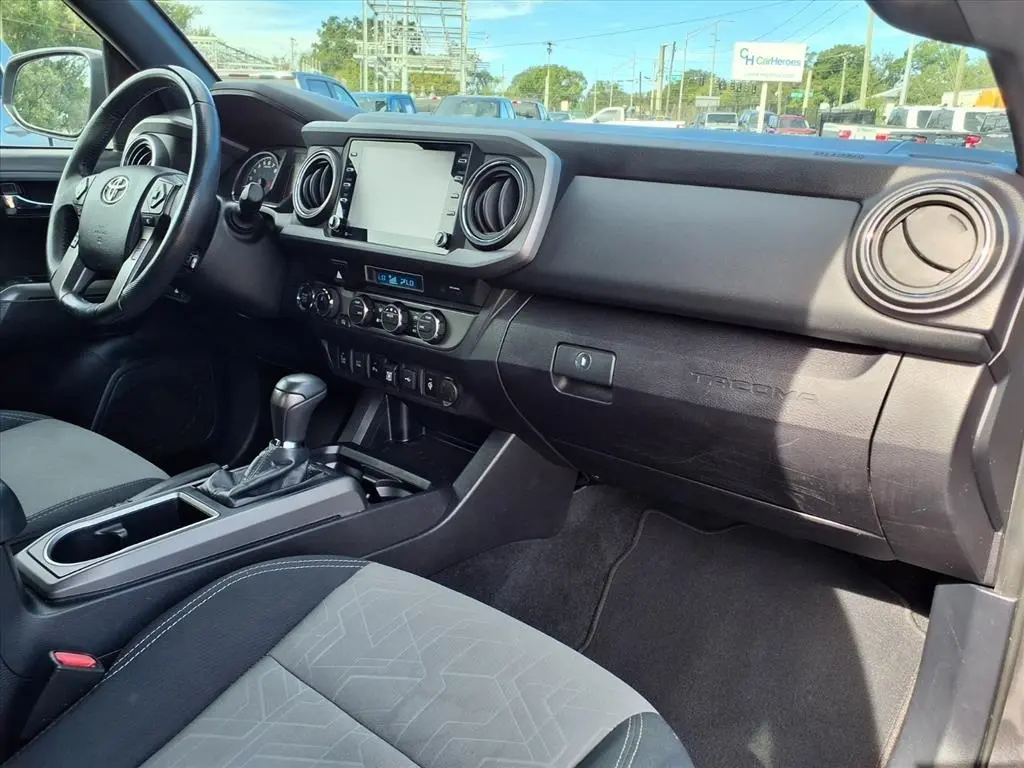 2021 Toyota Tacoma SR5 photo 11