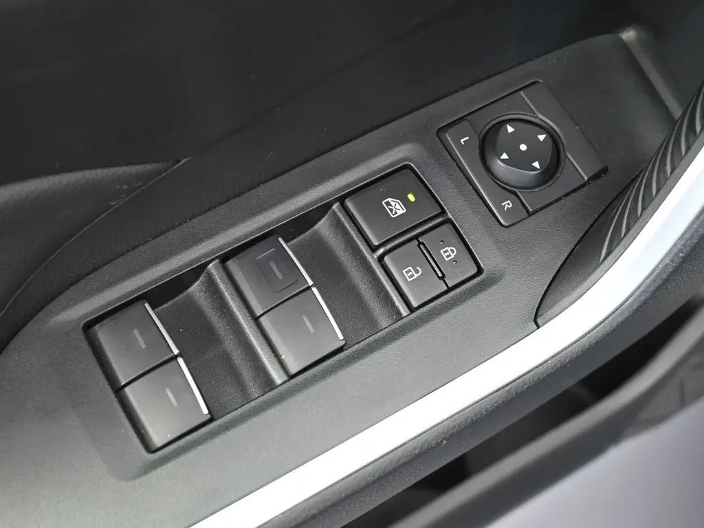 2024 Toyota RAV4 XLE photo 14