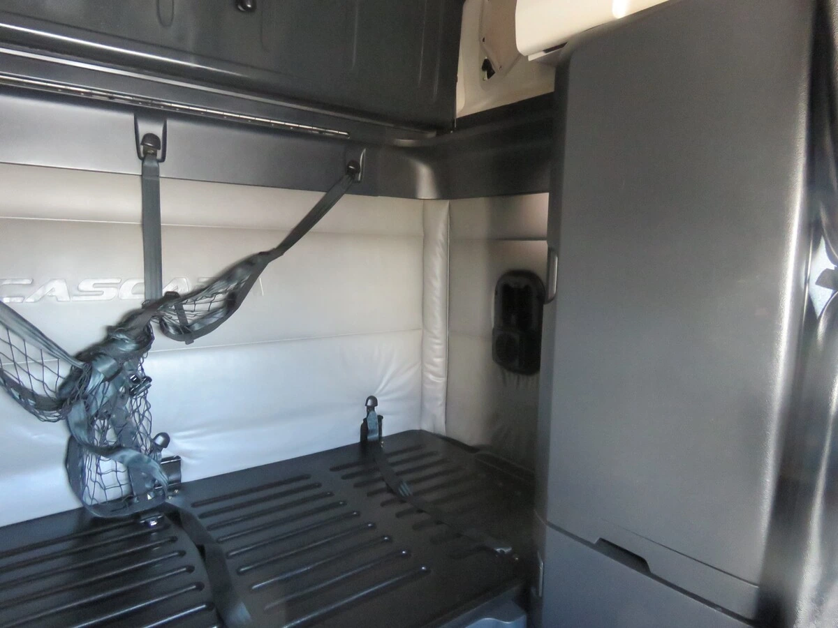 2022 Freightliner Cascadia - image 17