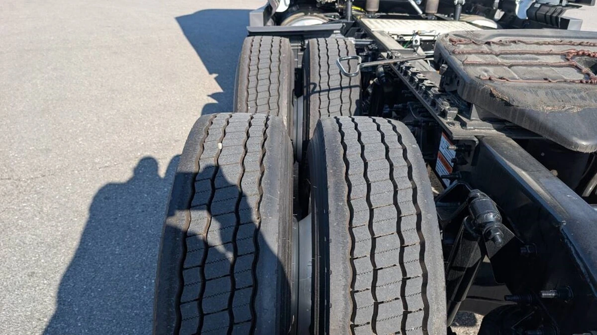 2026 Freightliner Cascadia - image 9