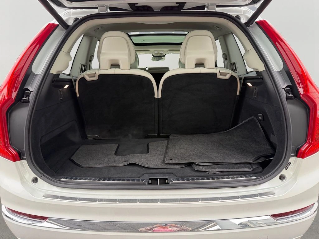 2025 Volvo - image 10