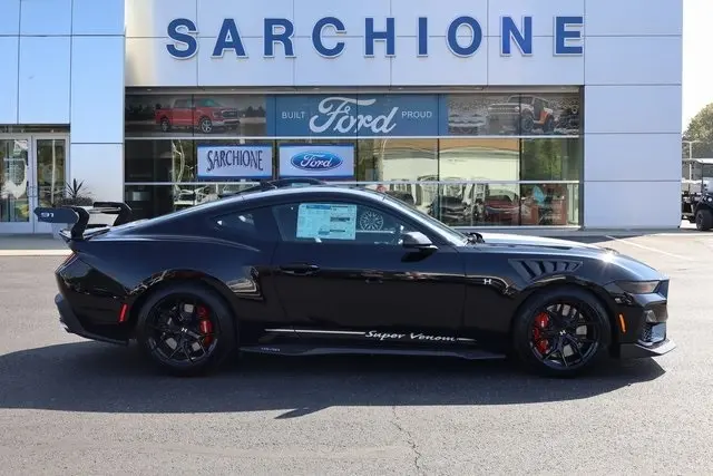 2025 Ford Mustang GT Premium photo 2