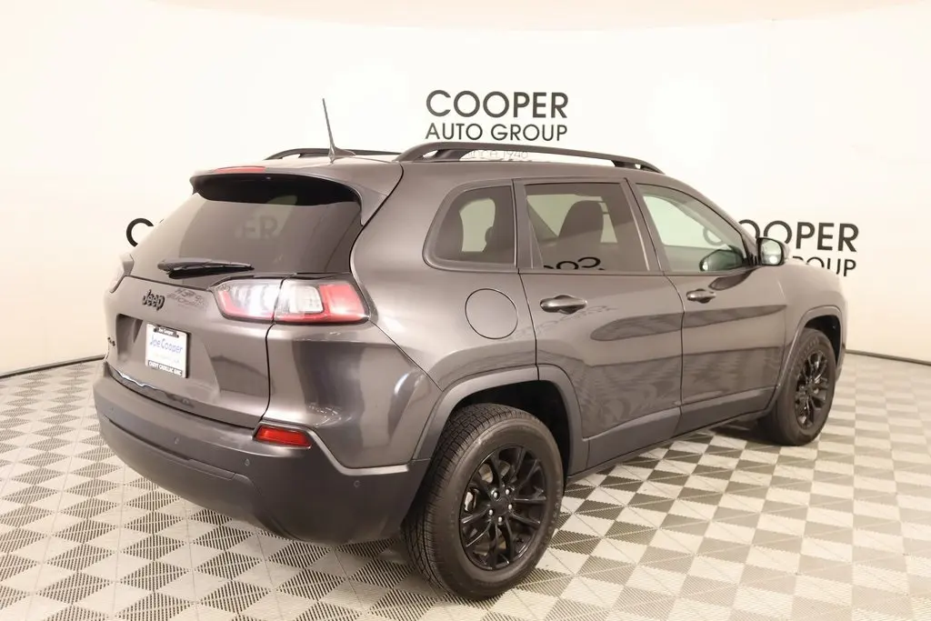 2023 Jeep Cherokee Altitude photo 10