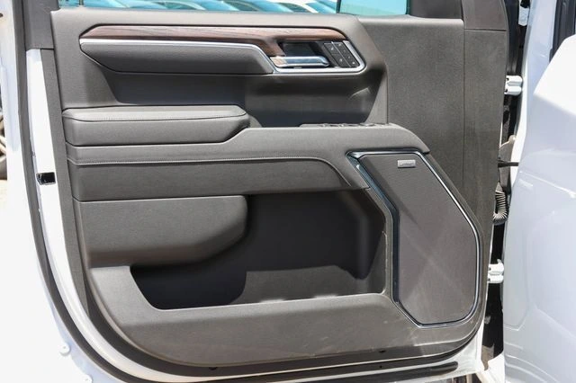 2026 GMC Sierra 1500 SLT - Photo 11