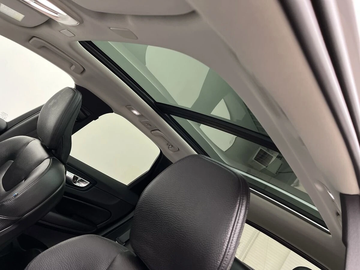 2024 Volvo - image 6