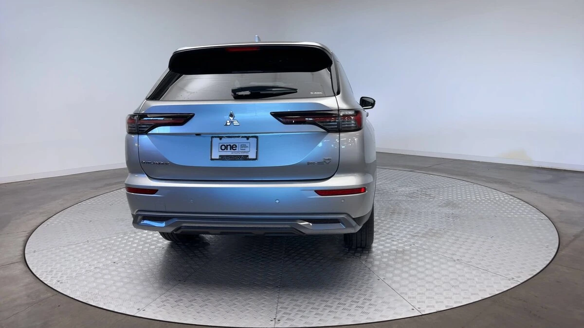 2026 Mitsubishi Outlander Plug-in Hybrid SE - Photo 7