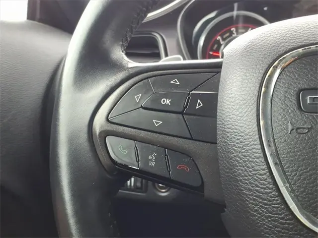 2015 Dodge Challenger SXT photo 17