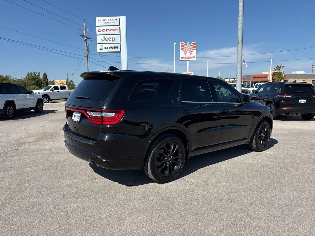 2022 Dodge Durango SXT photo 3