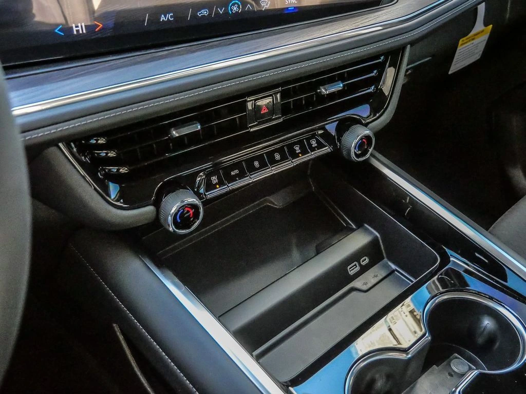 2026 Chevrolet Suburban LS - Photo 32