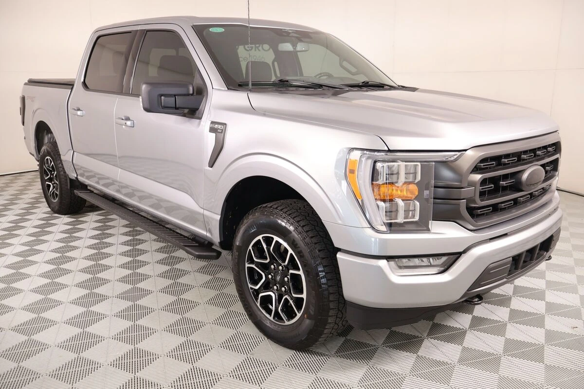 2023 Ford F-150 XLT 4x4 SuperCrew 5-1/2 Box's photo