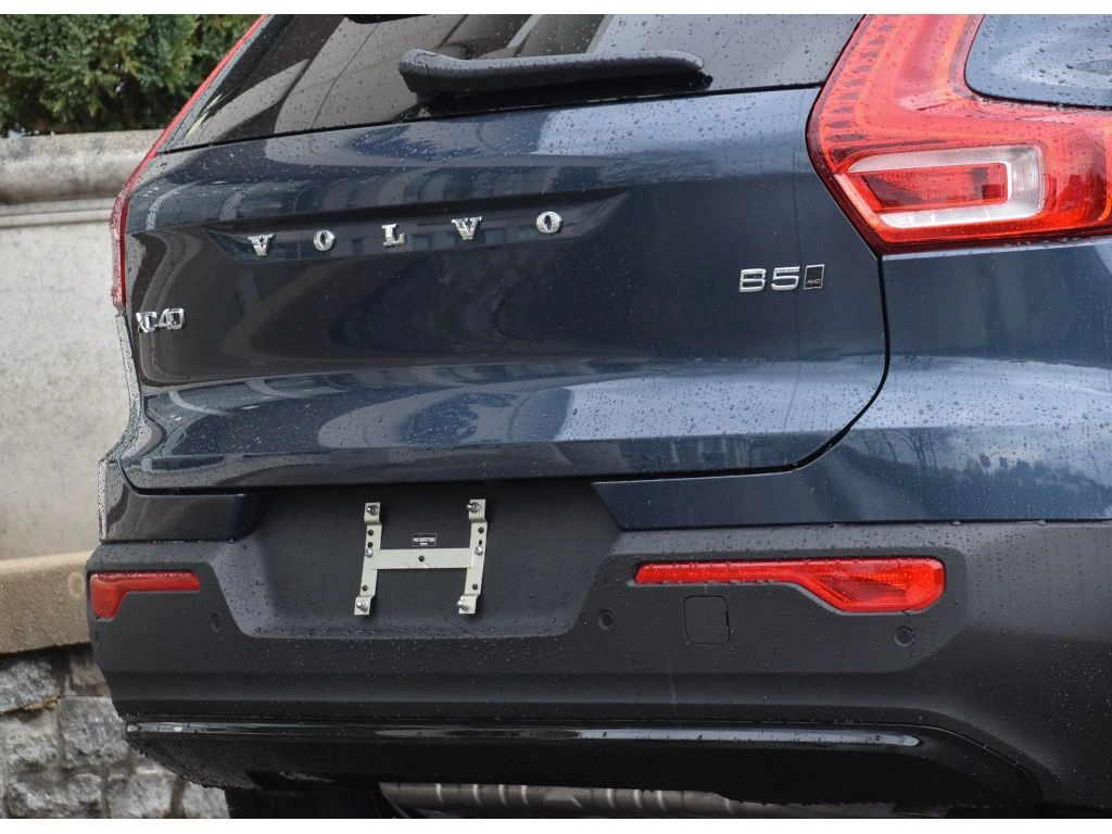 2026 Volvo - image 30