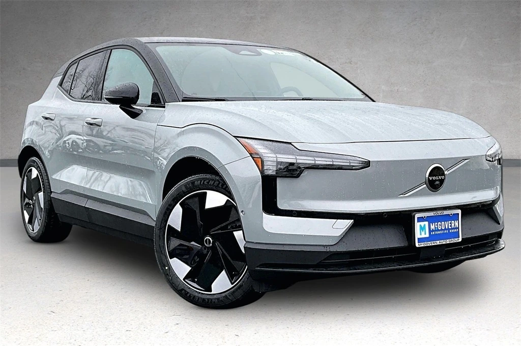 2026 Volvo - image 2