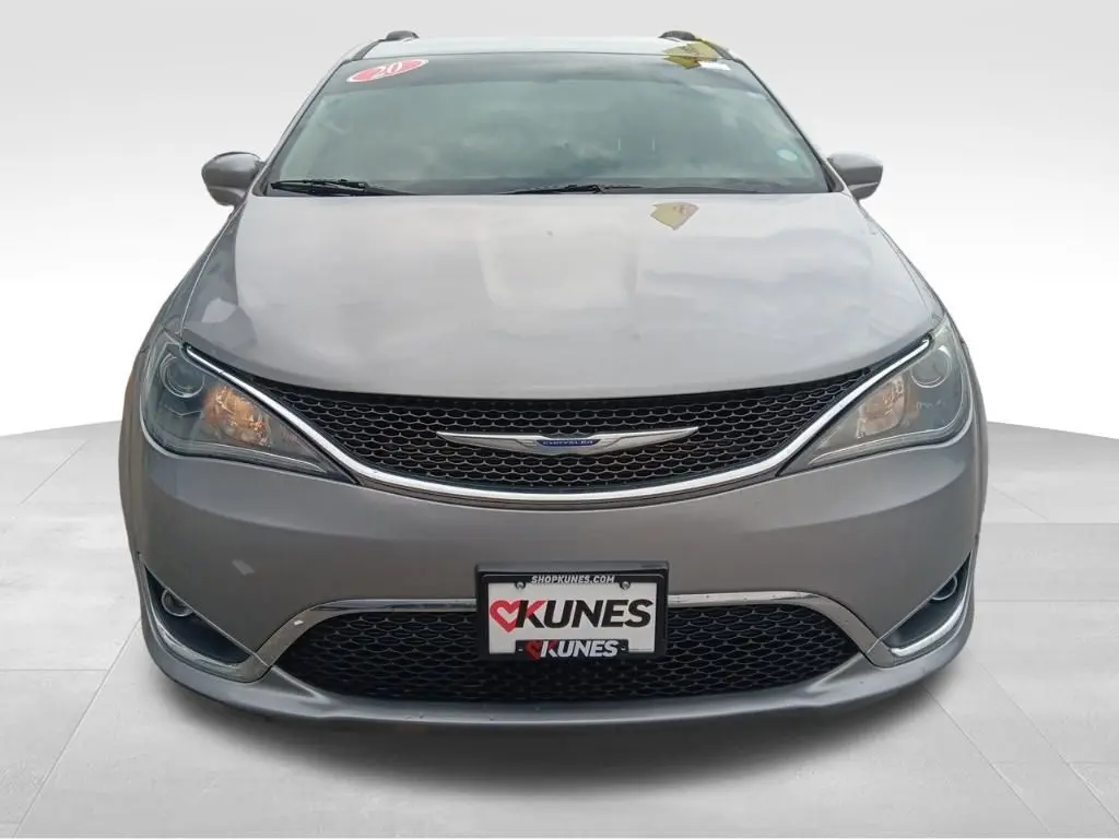 Used 2020 Chrysler Pacifica Touring L with VIN 2C4RC1BG8LR115759 for sale in Macomb, IL