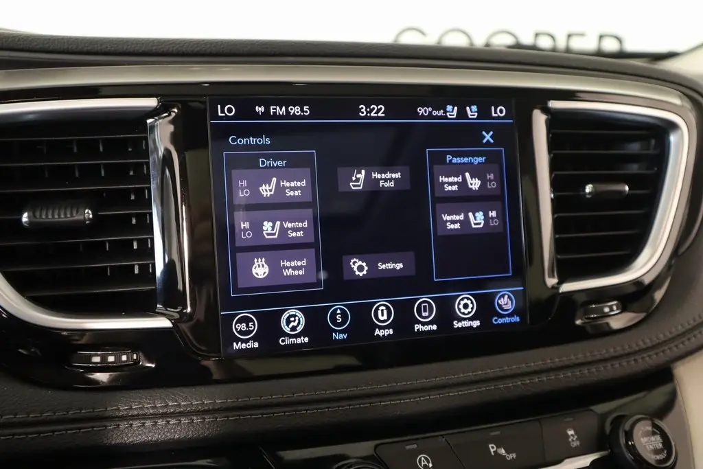 2020 Chrysler Pacifica Limited photo 8