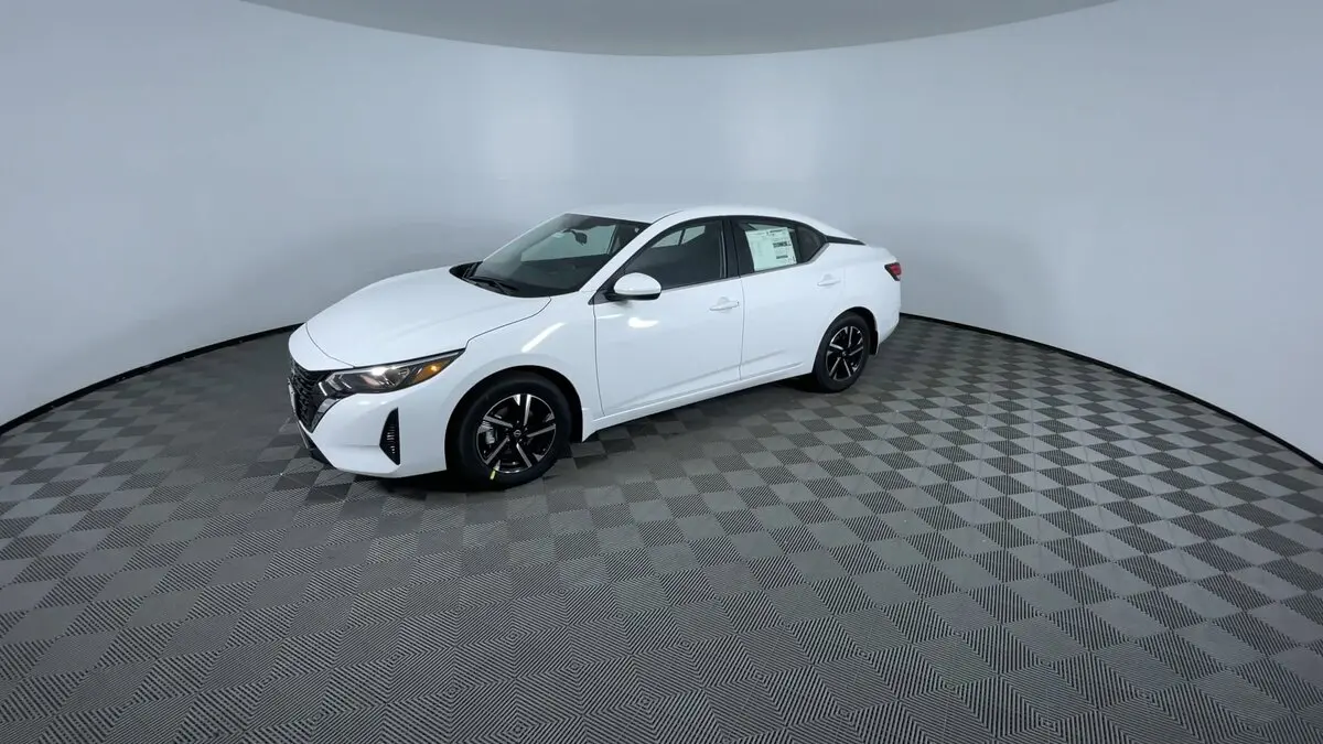 2025 Nissan Sentra SV photo 3