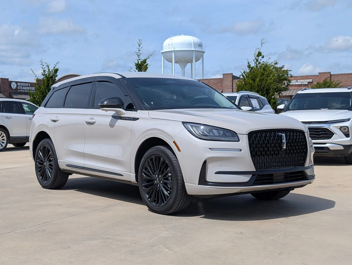 2024 Lincoln Corsair Premiere FWD's photo