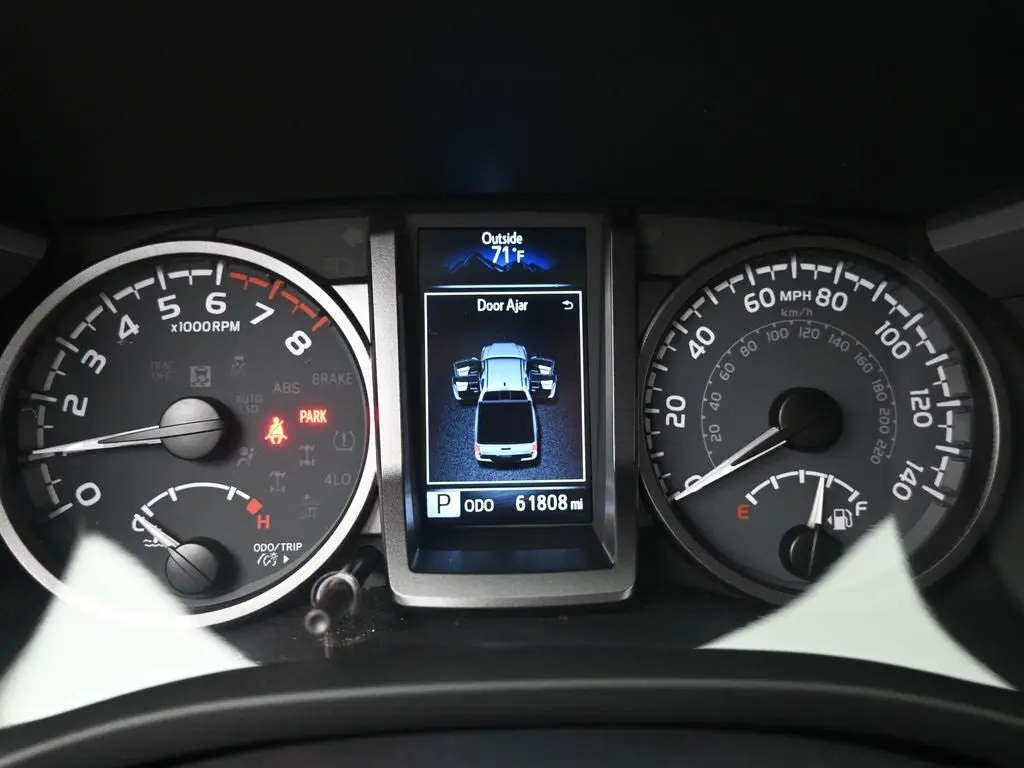 2022 Toyota Tacoma TRD Off-Road V6 photo 18
